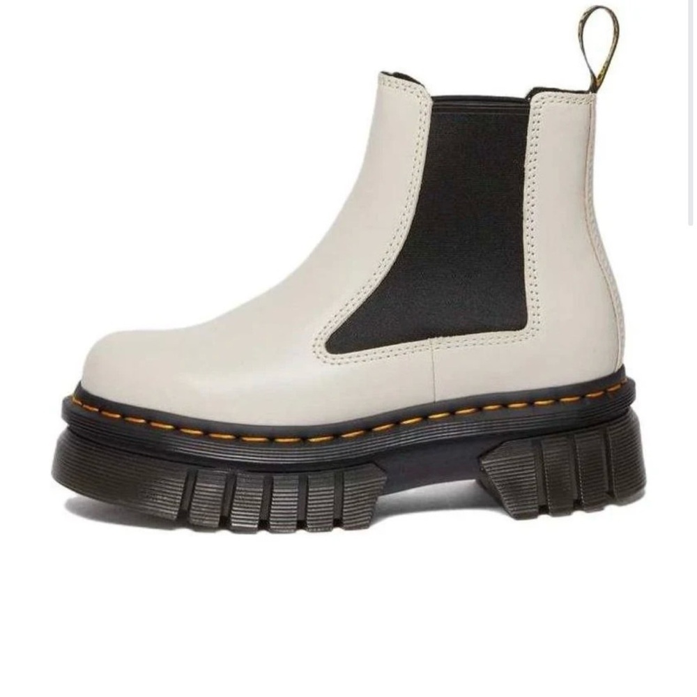 NWOT Dr. Martens Audrick Nappa Leather Platform Chelsea Boots Cobblestone Grey 8